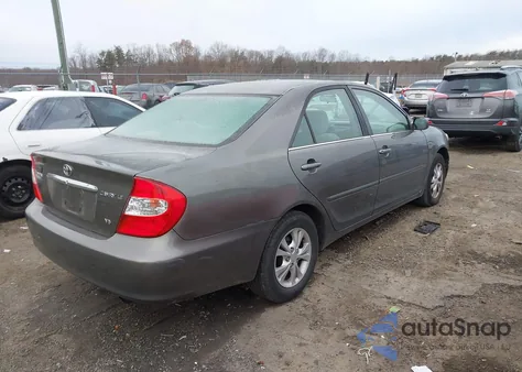 2004 Toyota Camry Le V6 z USA, uszkodzony, nr VIN 4T1BF30K34U588836